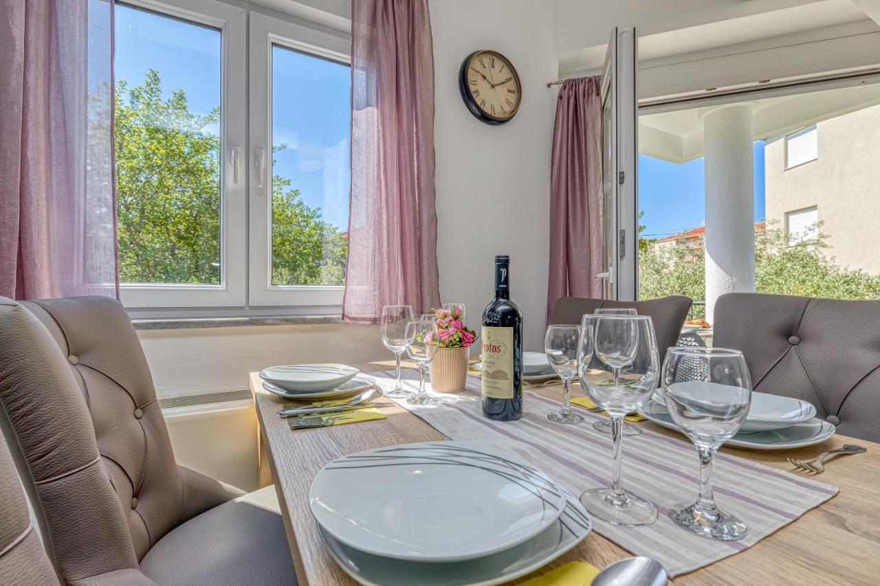 Villa Mihaela Trogir Exterior photo