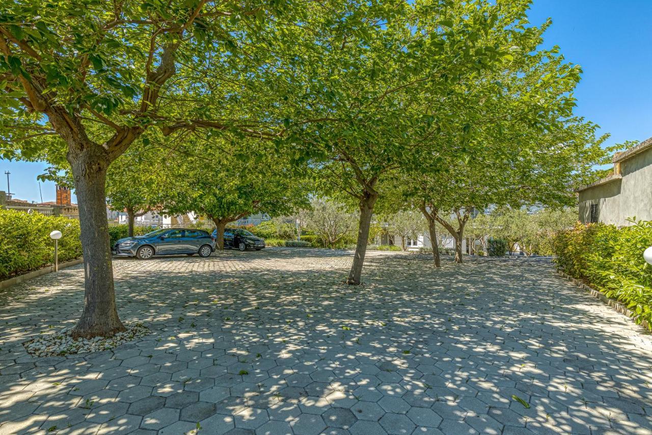 Villa Mihaela Trogir Exterior photo